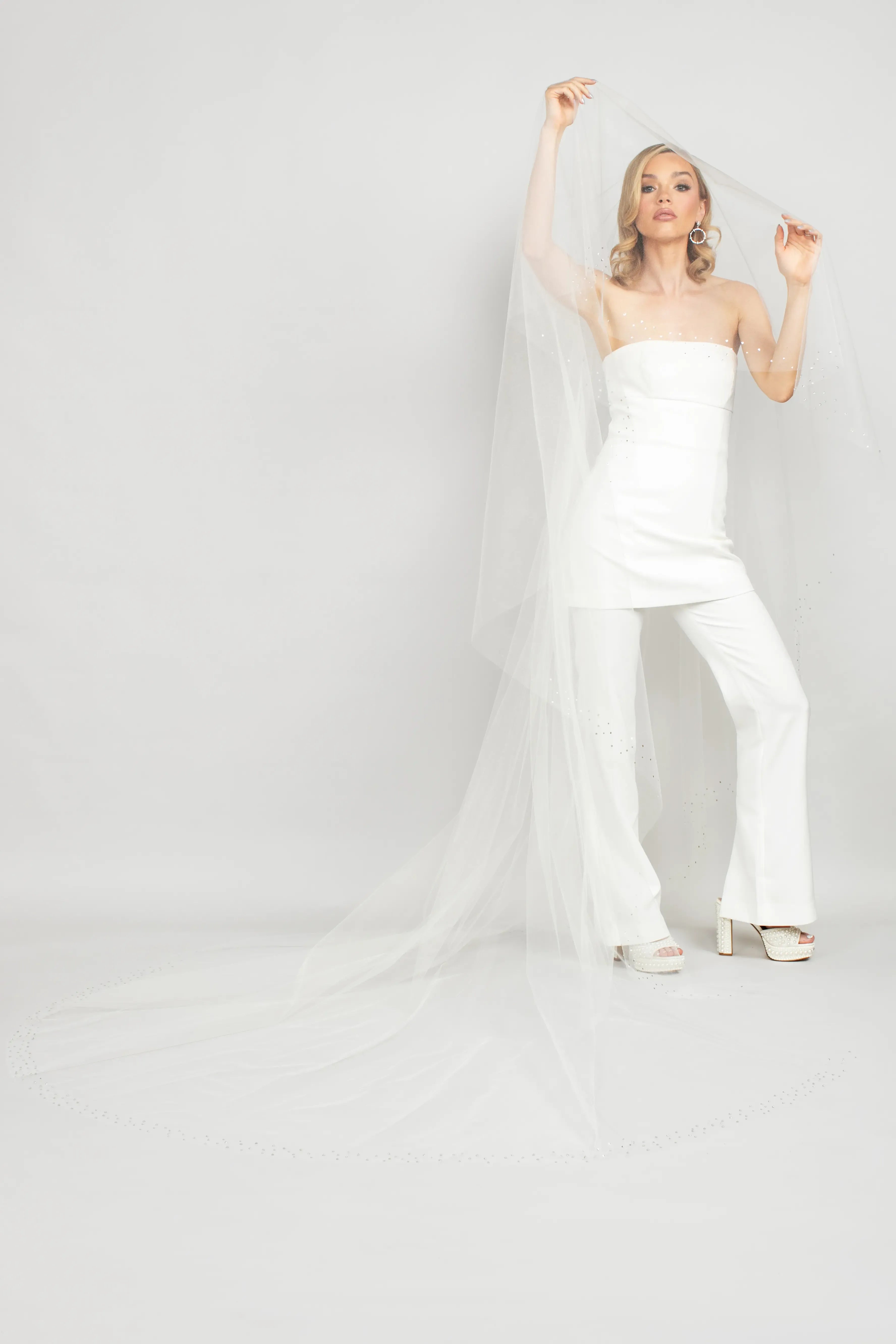 Viola Crystal Cathedral Veil