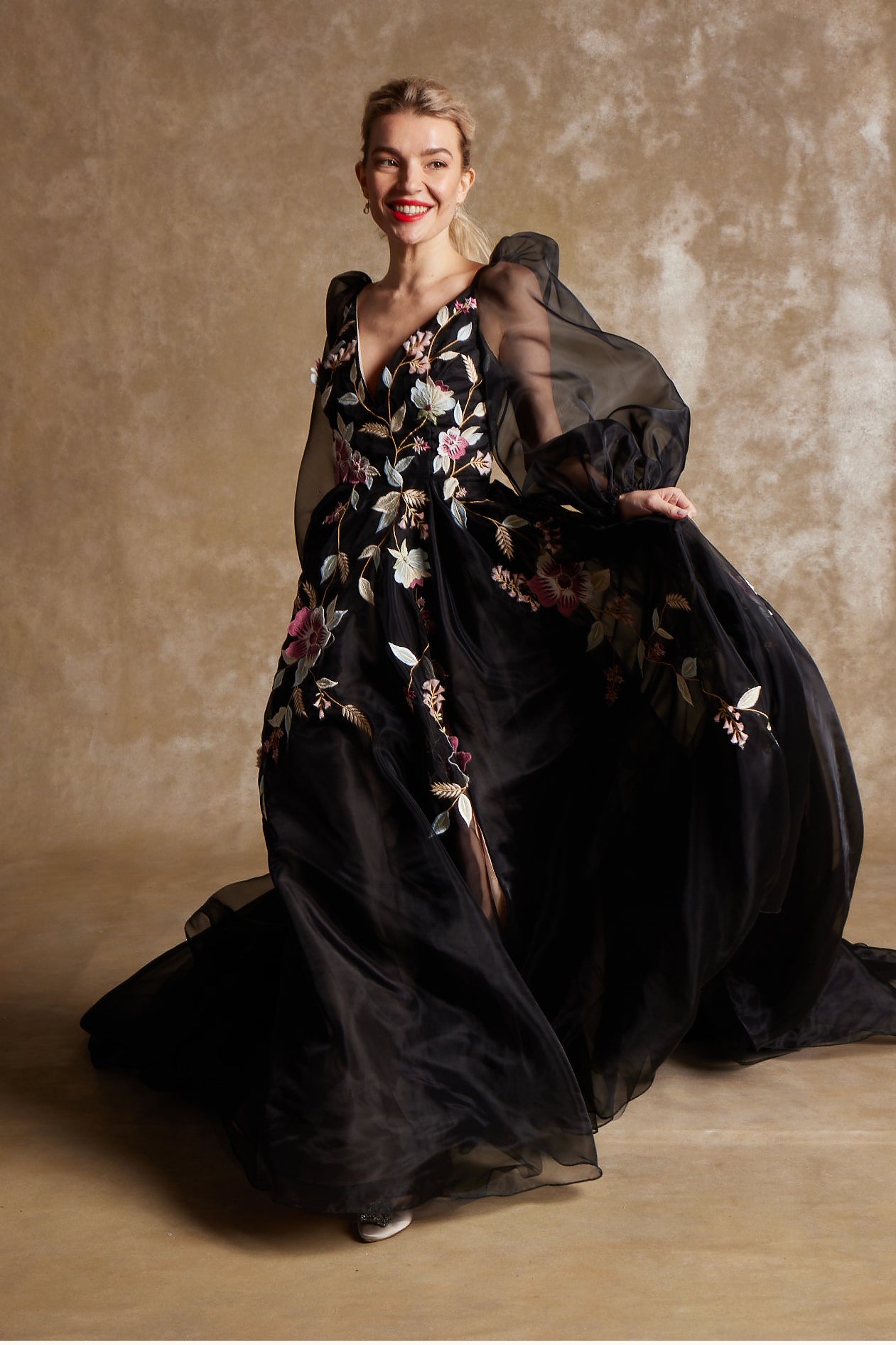 Elisabetta Gown (Black)