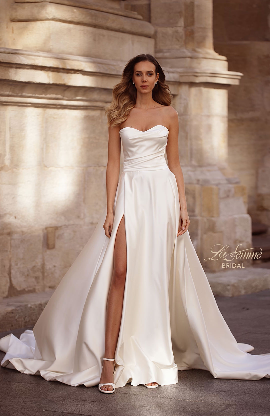 Classic Satin Wedding Dress with Sweetheart Neckline and Buttons in Ivory, Style: B1407