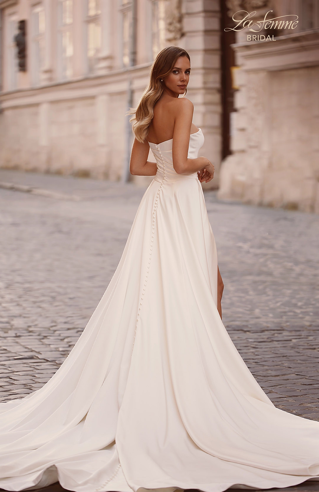 Classic Satin Wedding Dress with Sweetheart Neckline and Buttons in Ivory, Style: B1407